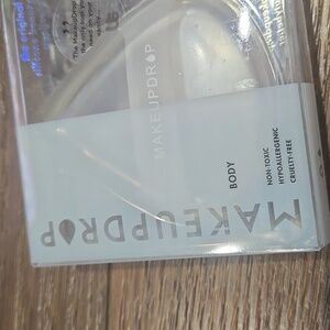 NWT MAKEUPDROP SILICONE APPLICATOR BODY.... #7891